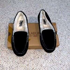 Kookaburra by UGG black shoes size 6 NWT